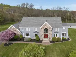 Elegant Colonial in Hill View Farms