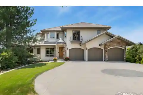 Unparalleled Lakefront Living