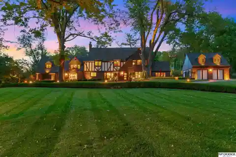 Refined Estate in Prestigious Fairacres