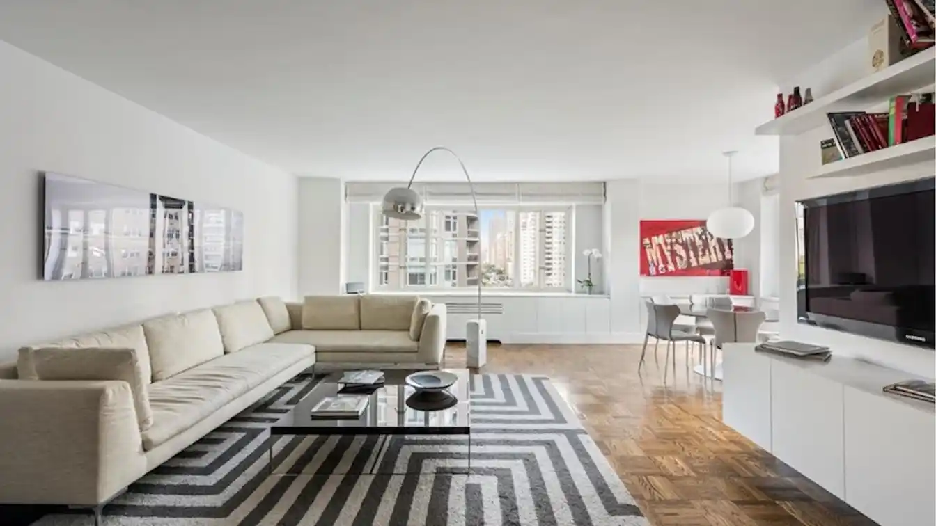 Beautifully Renovated Corner Condo