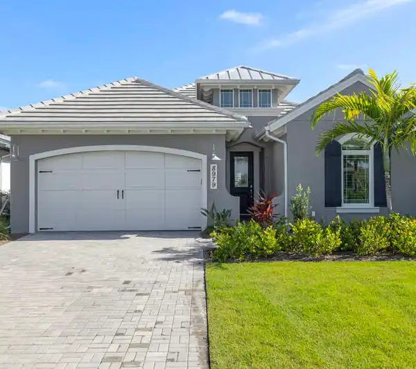 RESORT-STYLE LIVING MINUTES FROM NAPLES BEACHES