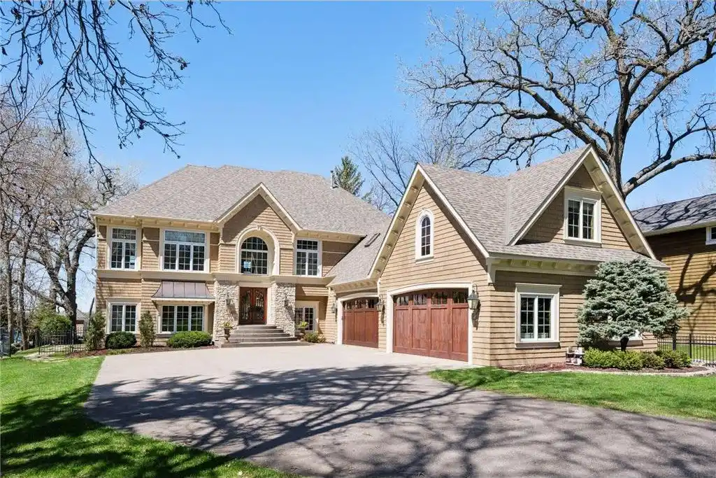 Expansive Home on Lake Pulaski