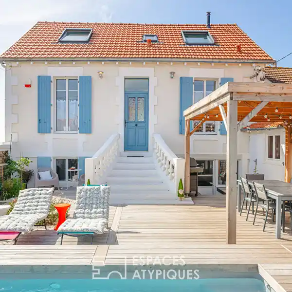 LUXURY SEASIDE VILLA WITH HEATED POOL