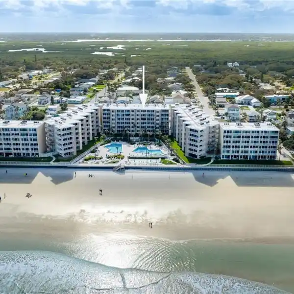 SPECTACULAR OCEANFRONT CONDO