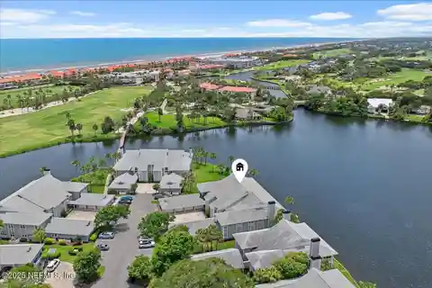 Sun-Filled Two-Unit Combination in Old Ponte Vedra