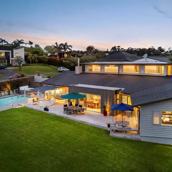 CONTEMPORARY LIFESTYLE LIVING