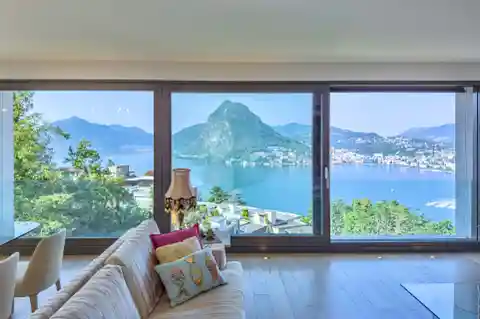 Modern Villa Overlooking Lake Lugano