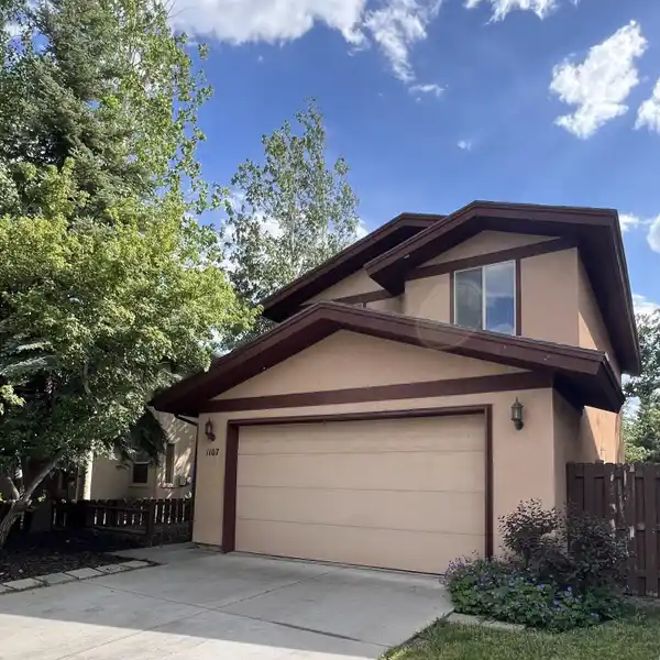 INVITING HOME IN BLACKHAWK STATION