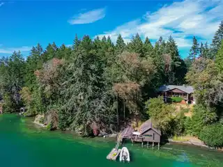 Upgraded Home on Southey Bay