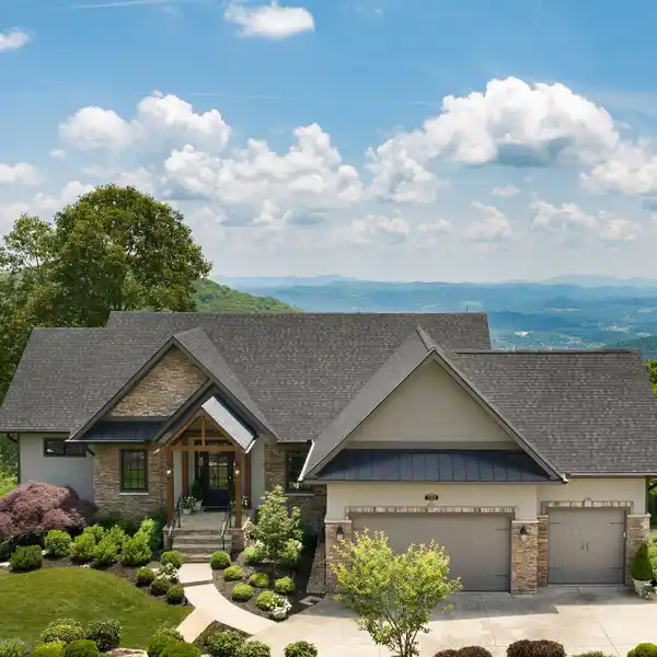 REFINED MOUNTAIN LIVING