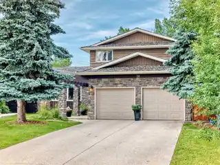 Prestigious Cul-De-Sac Living with Endless Potential