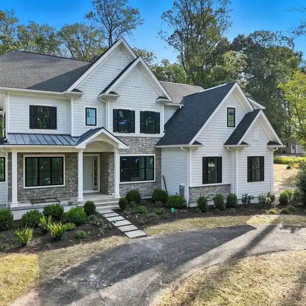 STUNNING NEW CONSTRUCTION HOME