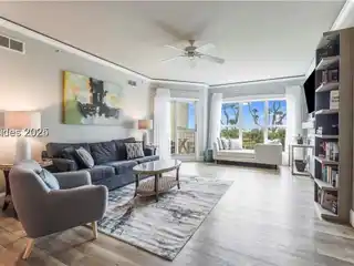 Renovated Condo at Hampton Place