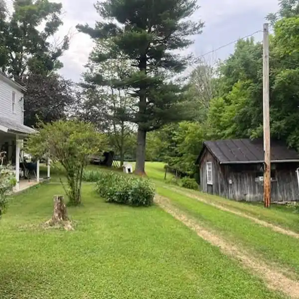 GREAT OPPORTUNITY IN THE HOCKING HILLS