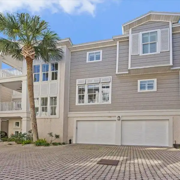 DREAM BEACHSIDE RETREAT