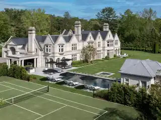 Spectacular Manor House on Three Acres