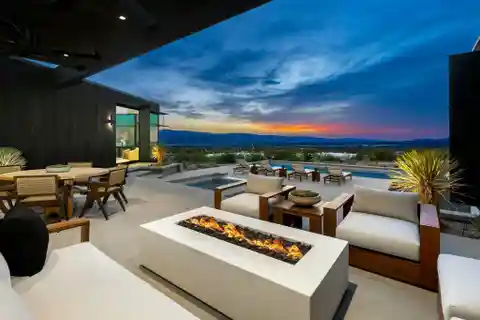 Architectural Gem in Desert Palisades