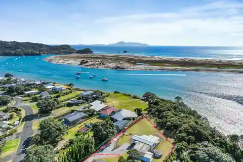 Large Waterfront Property on a Sought-After Street