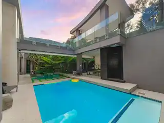 Magical Residence in Waterstone Estate