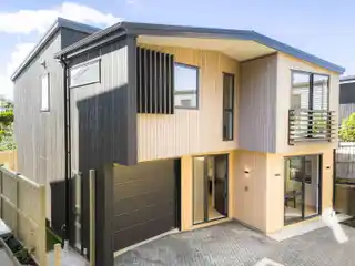 Brand New Freestanding End-Unit Home