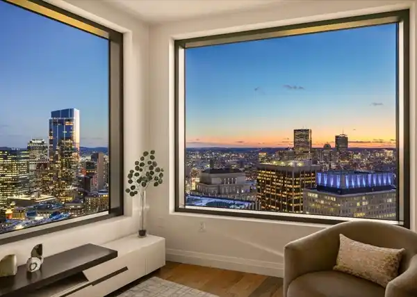 CORNER RESIDENCE WITH INCREDIBLE VIEWS