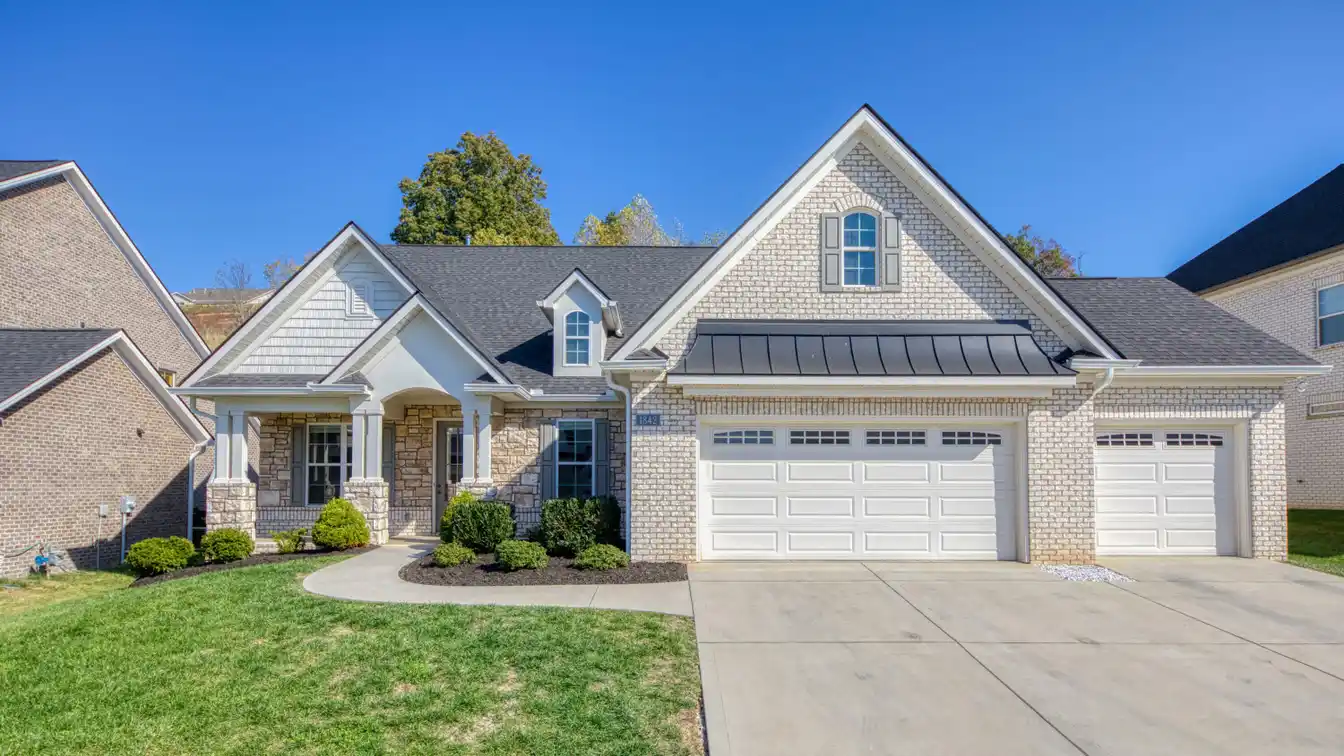 Beautiful Move-in Ready Home