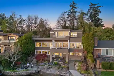 Extraordinary Legacy Property