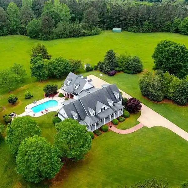 MAGNIFICENT 20-ACRE ESTATE