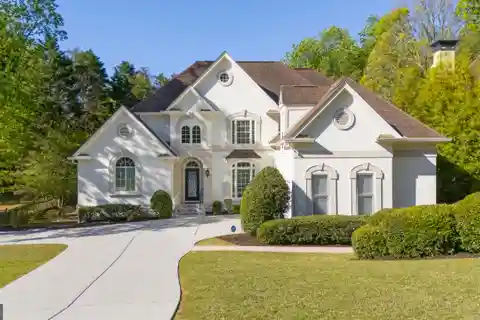 Space and Style in Seven Oaks