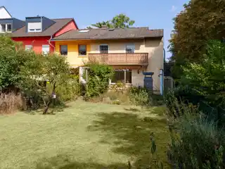 Terraced House in Need of Renovation on a South-Facing Plot at Sachsenhäuser Berg