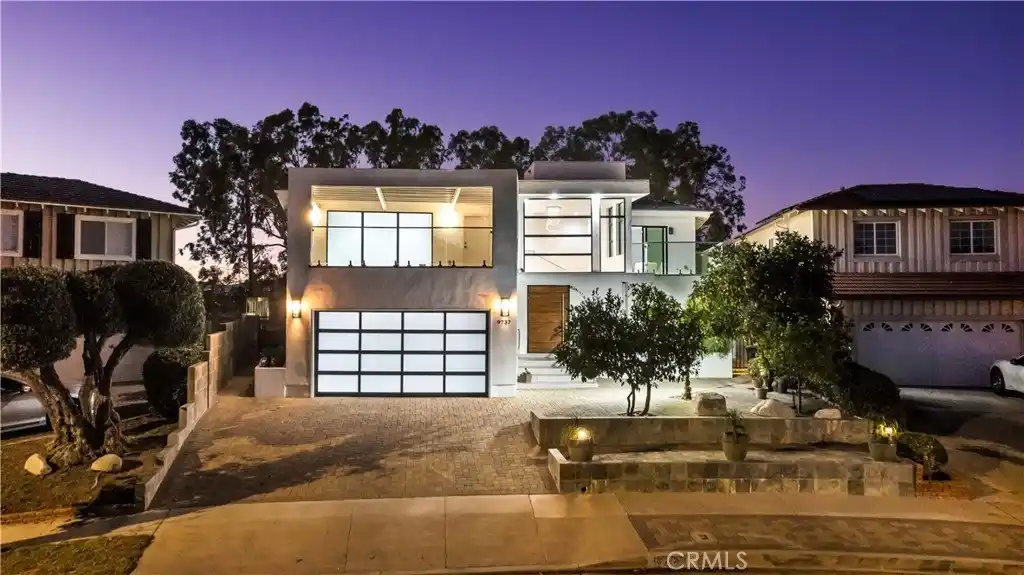 Hilltop Oasis with Unmatched Valley and Mountain Views