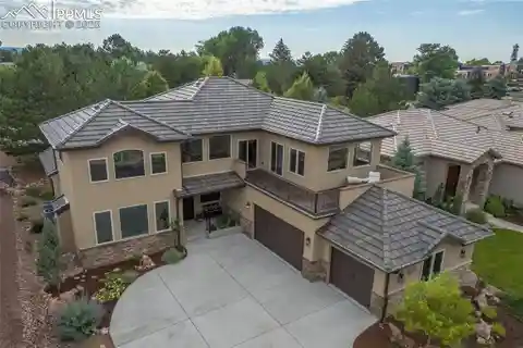 Custom Home Overlooking Garden of the Gods