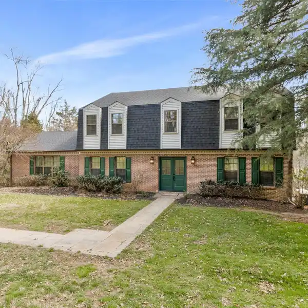 CHARMING BRICK COLONIAL