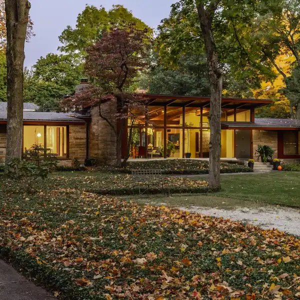 ICONIC DESIGN WITH TIMELESS MODERN APPEAL