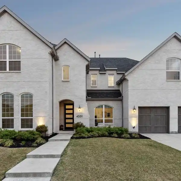 IMMACULATE HOME IN WINDSONG RANCH