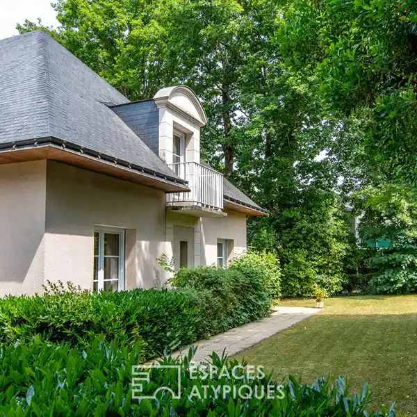 CONTEMPORARY ELEGANCE IN A NATURAL SETTING