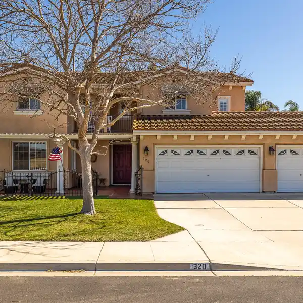 SPACIOUS FOUR BEDROOM HOME IN SYCAMORE RANCH