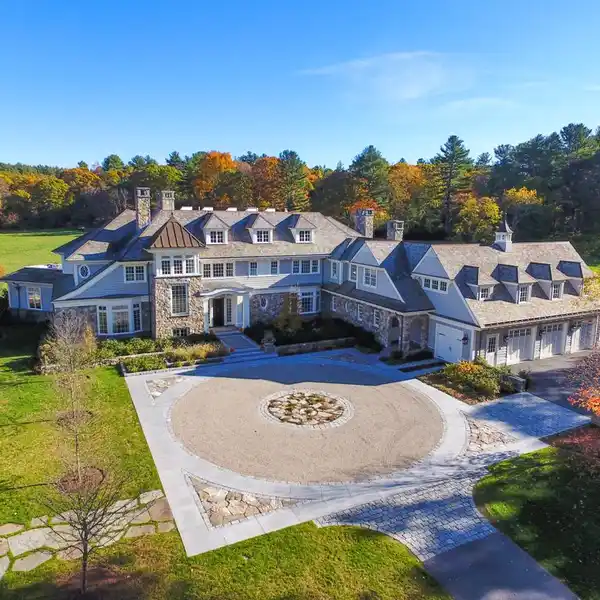 GENTLEMAN'S FARM AND ARCHITECTURAL MASTERPIECE