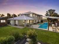 ENTERTAINERS OASIS ON VIEW SWEPT QUARTER ACRE BLOCK