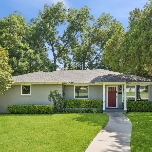 CHIC LAKEWOOD HOME ON SCENIC WATERFRONT LOT