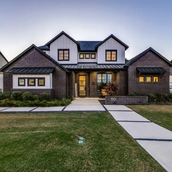 LUXURY CUSTOM ESTATE WITH STUNNING EXTERIOR