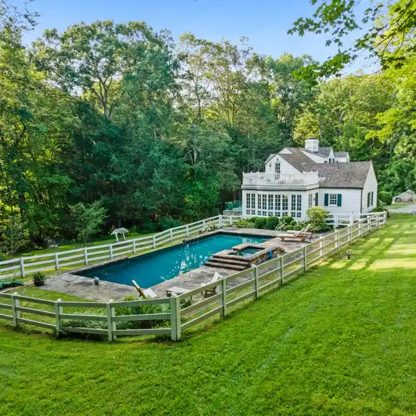 THOUGHTFULLY RENOVATED 1936 COLONIAL FARMHOUSE