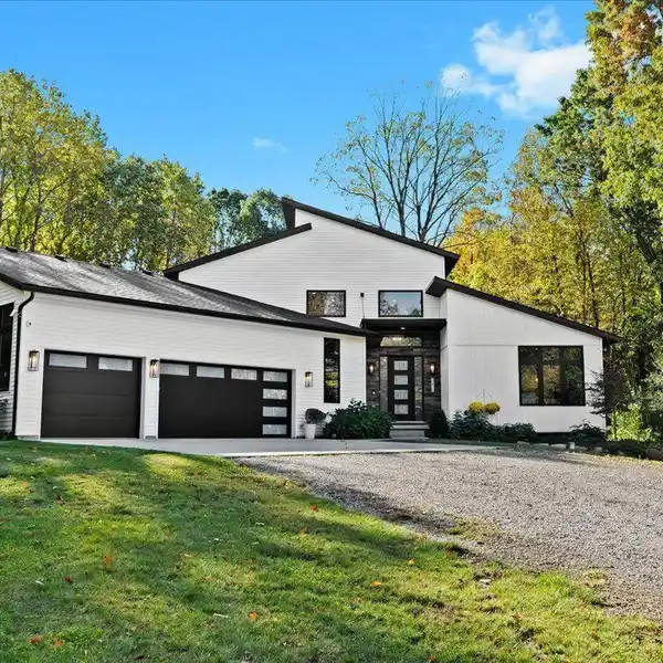 REFINED MODERN FARMHOUSE