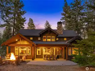 Meticulously Maintained Woodridge Home