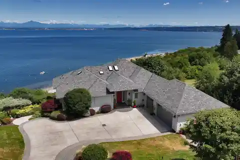 Rare Find with Sweeping Panoramic Vistas