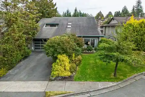 Beautifully Maintained Home on a Tranquil Cul-De-Sac