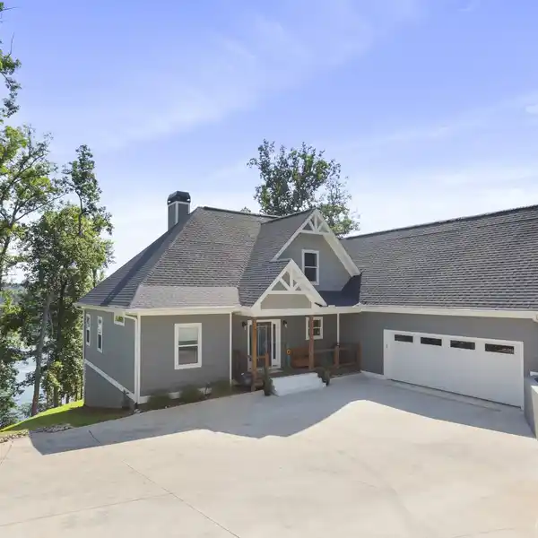 NEWER LAKE HOME WITH AMAZING VIEWS