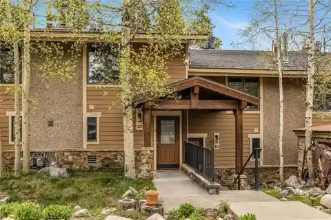 Multi-level Condo with Peaceful Wooded Views