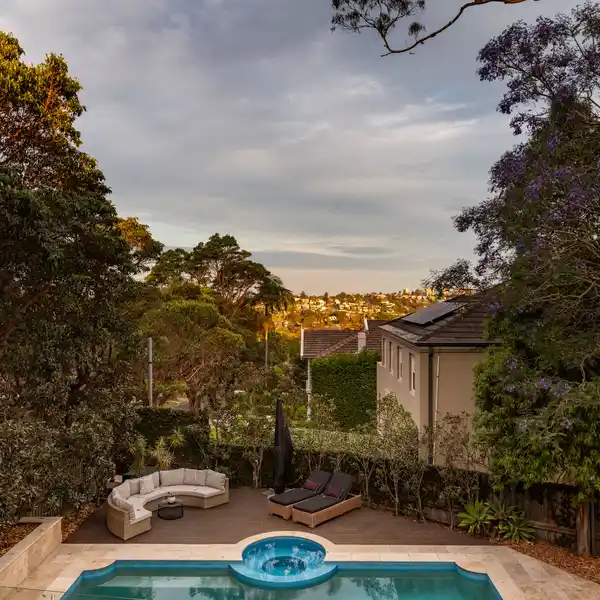 METICULOUSLY RENOVATED RESIDENCE