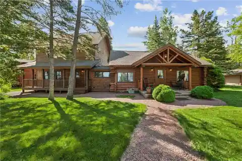 Stunning Swedish Log Home on Lakefront